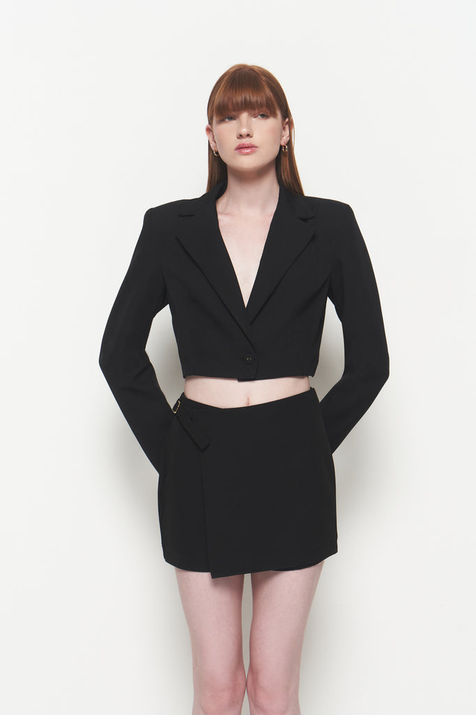 Blazer Cropped Alfaiataria Vitória Youse Preto - Shop Youse